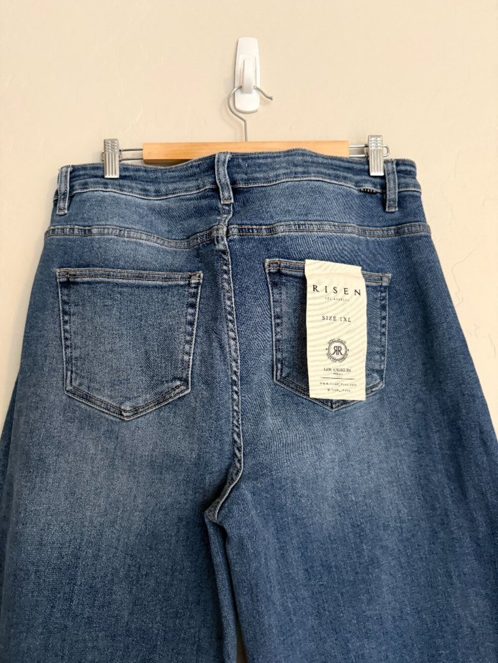 NWT! Risen High Rise Wide Leg Raw Hem Jeans Size 1X Tummy Control - Picture 3 of 9